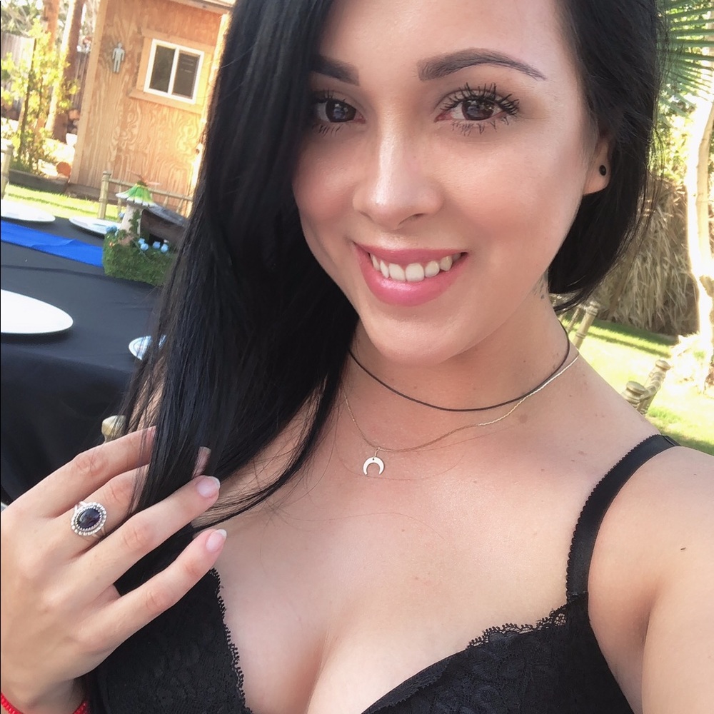 Meet your Posher, Daniela